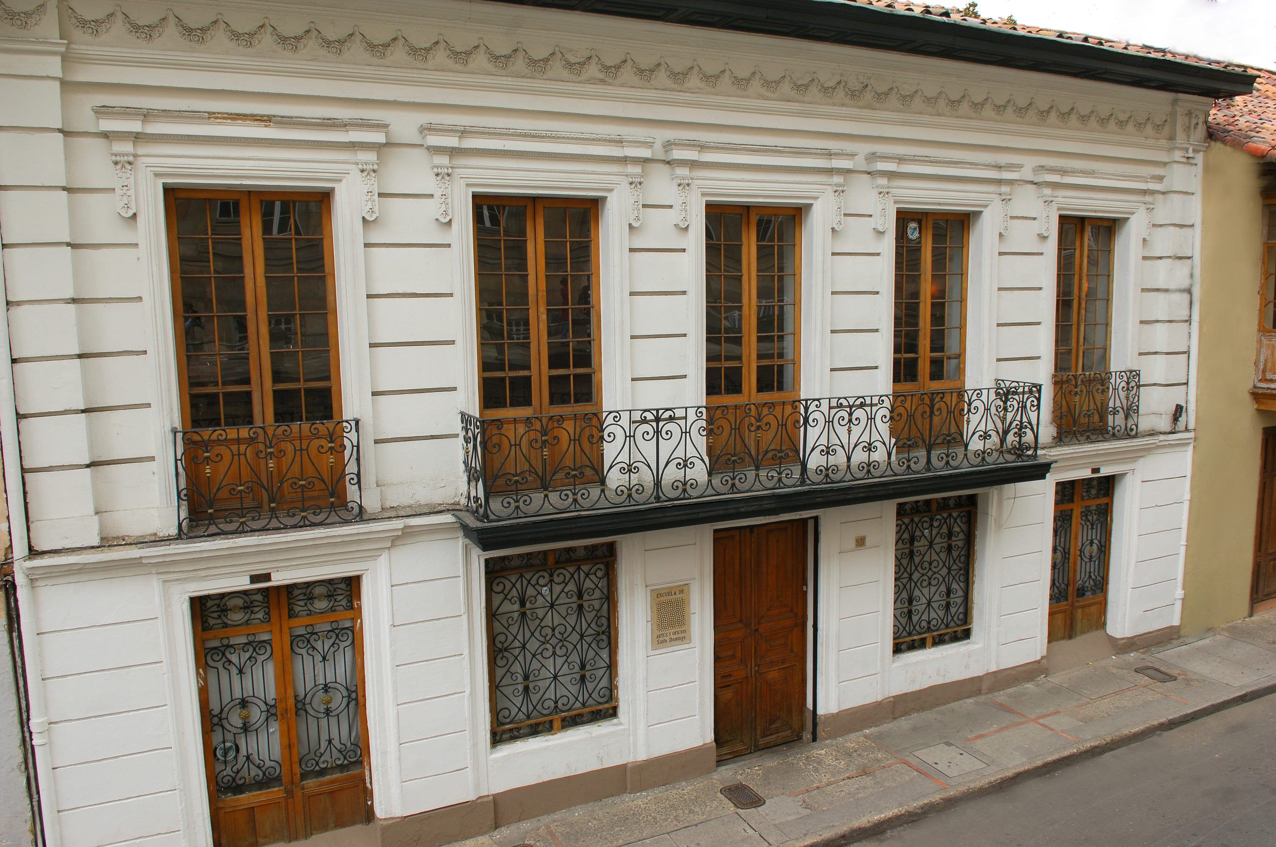 LE CASA A FACHADA 1